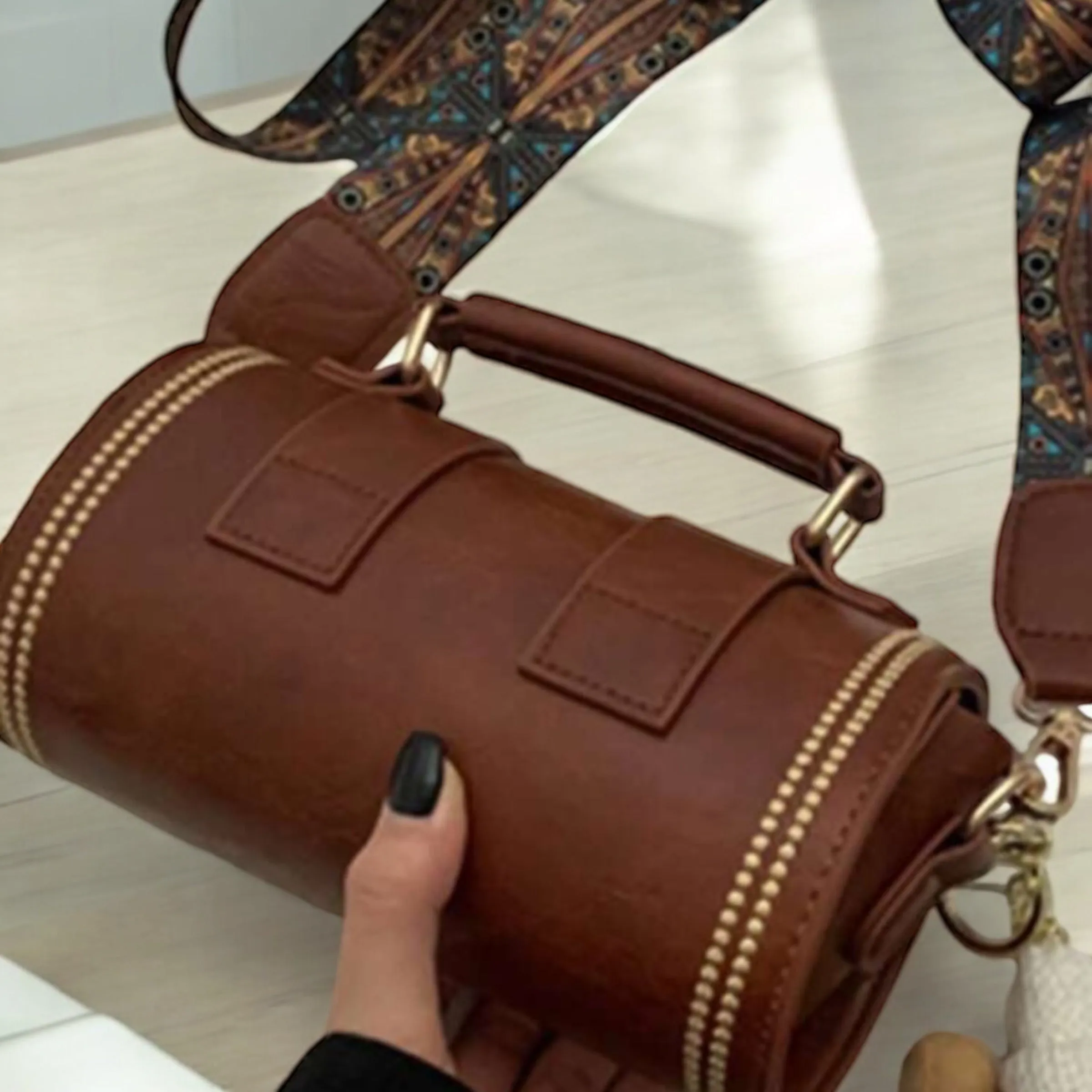 Chic Girl Cross Body Bag Brown