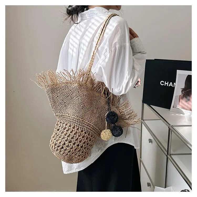 Hat Shape Straw Bucket Handbags with Pom Pom-Showtown