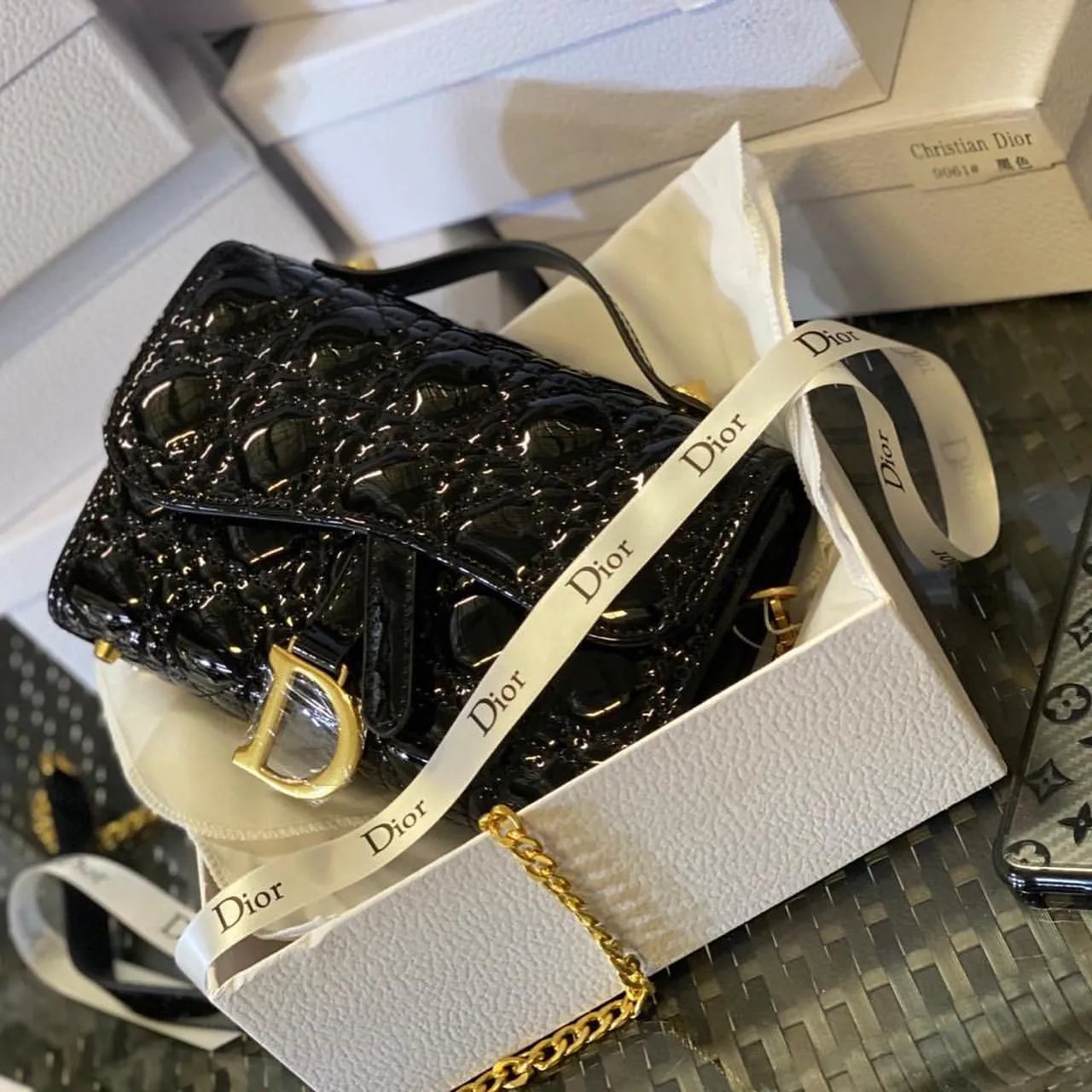 Iconic Bags for a Chic Look - DOR - 6126