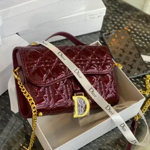 Iconic Bags for a Chic Look - DOR - 6126