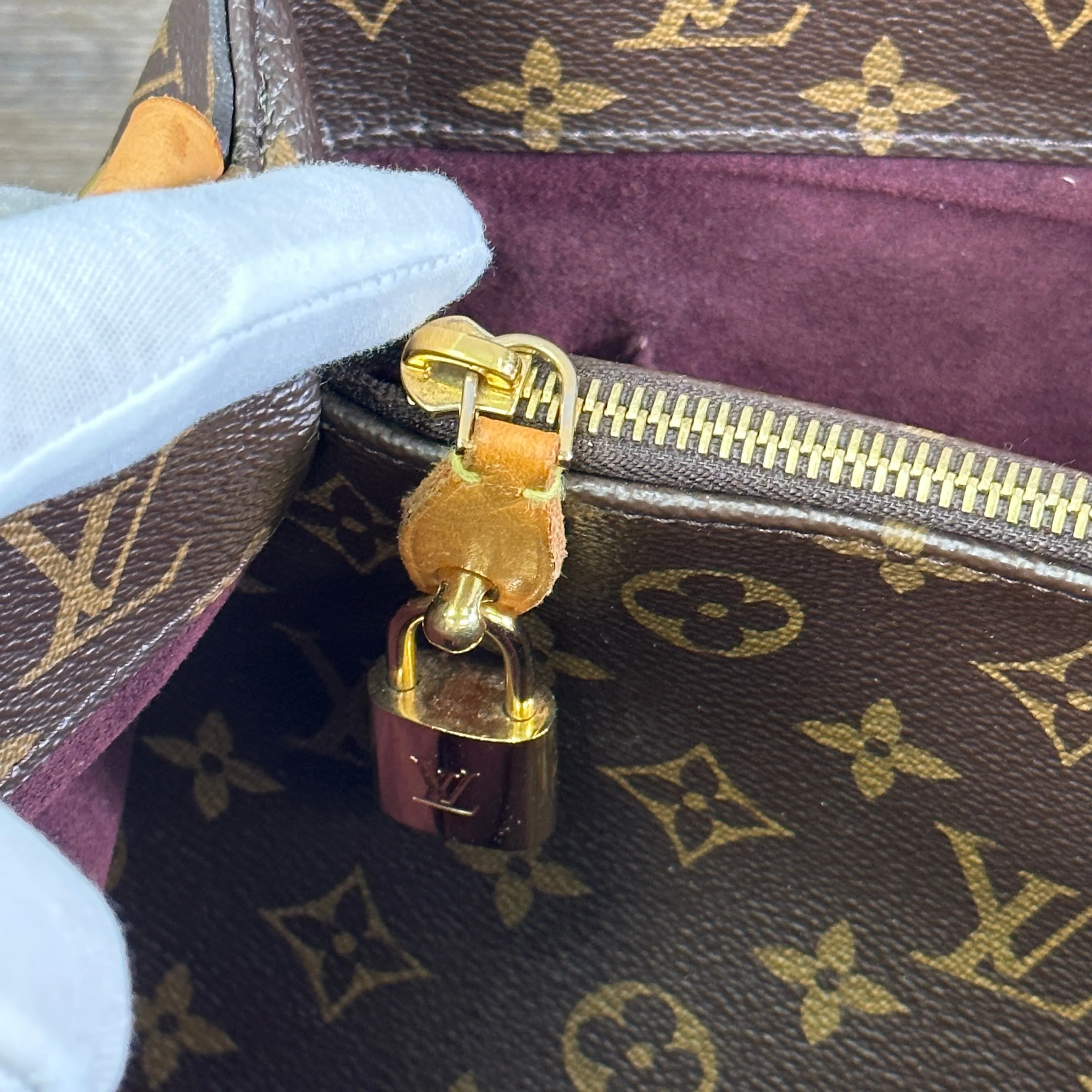 Louis Vuitton Montaigne MM