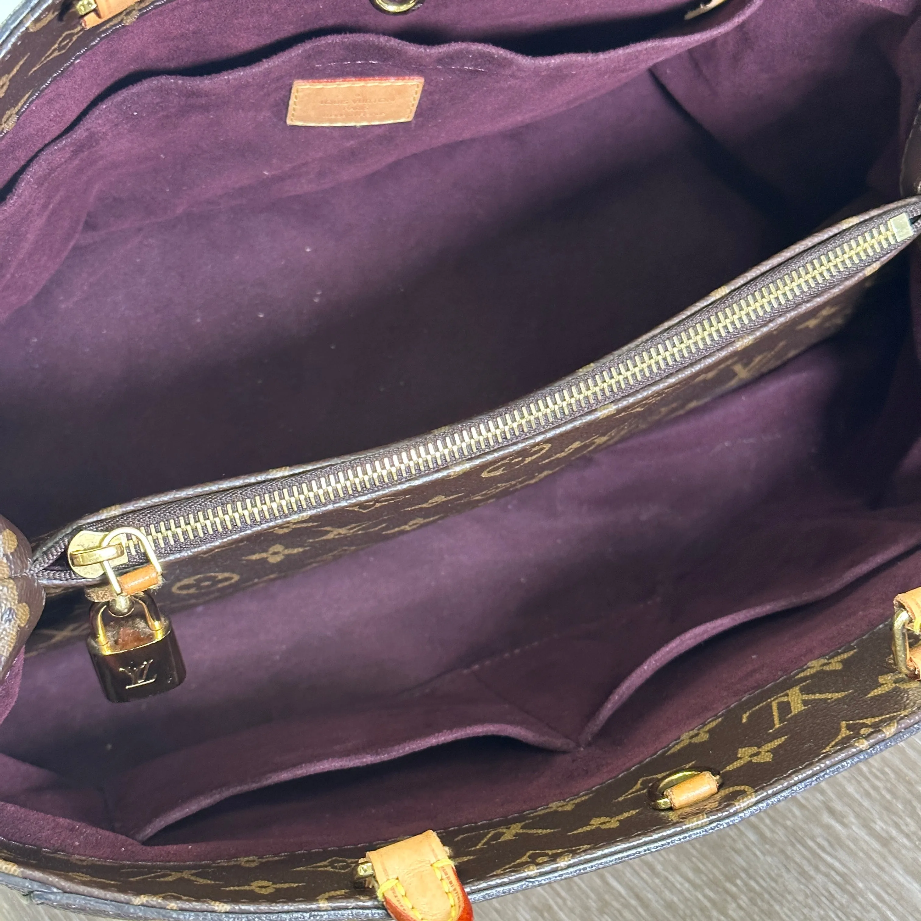 Louis Vuitton Montaigne MM