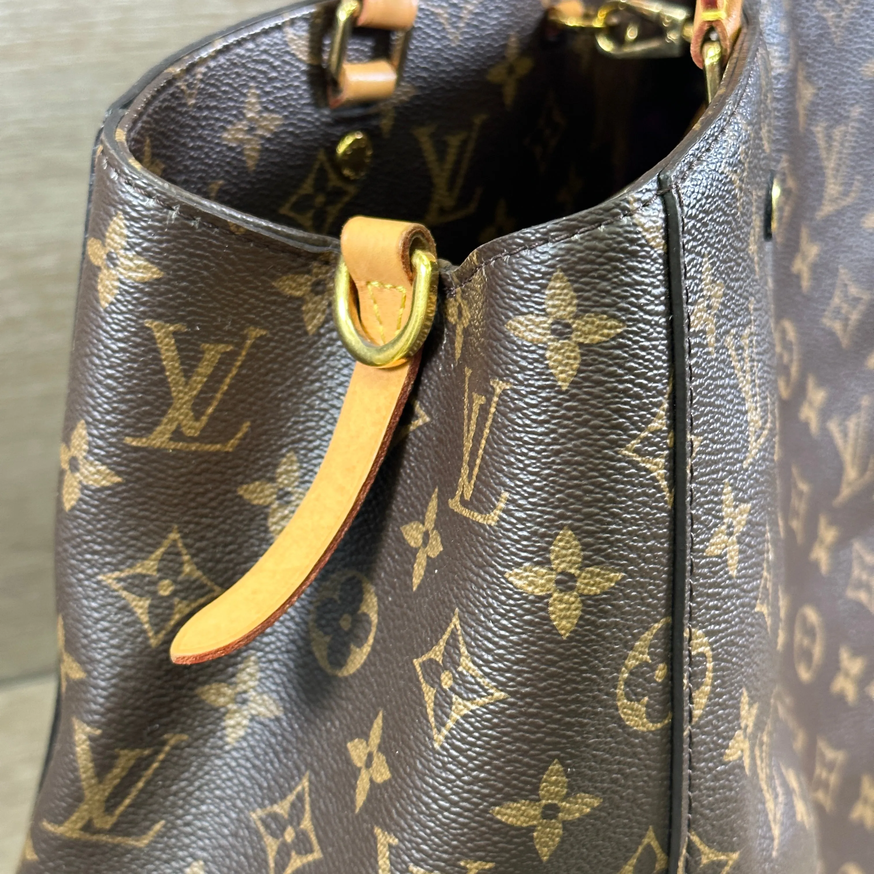 Louis Vuitton Montaigne MM