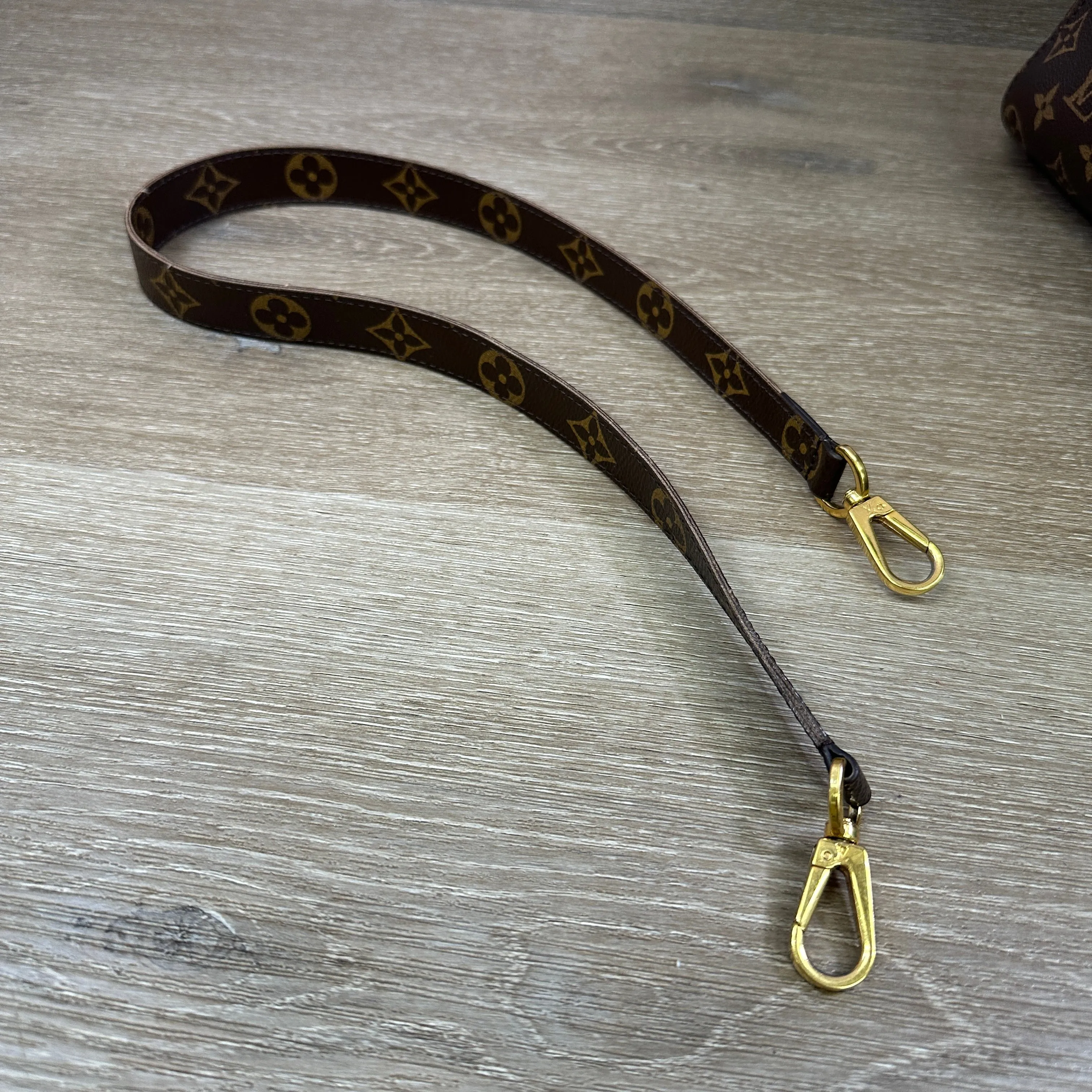 Louis Vuitton Montaigne MM