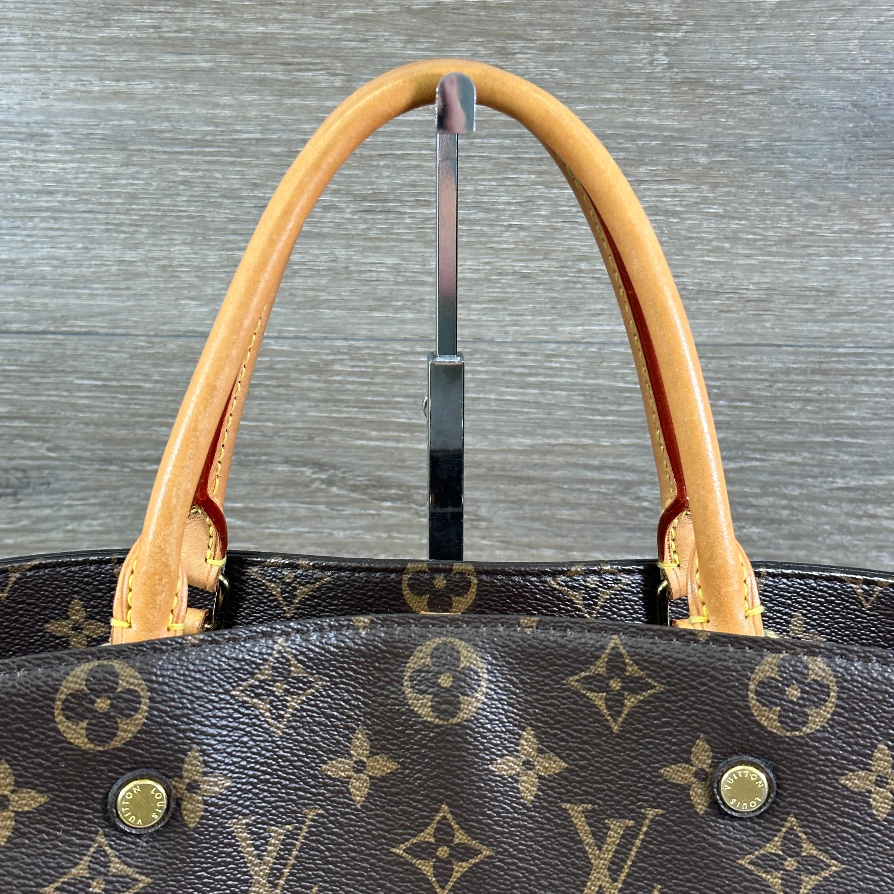 Louis Vuitton Montaigne MM