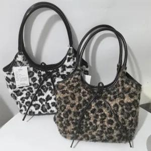 Uakiss New retro leopard print armpit handbag, fashionable women's bag, furry shoulder bag, casual and versatile bag for shopping